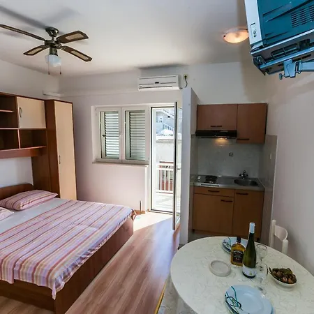 Sea View Apartment Sumartin Exterior photo