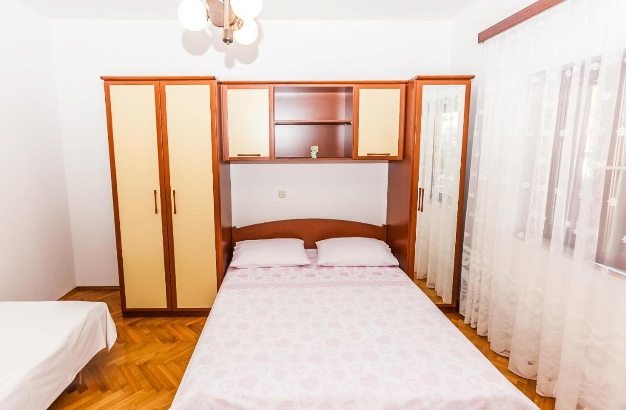 Sea View Apartment Sumartin