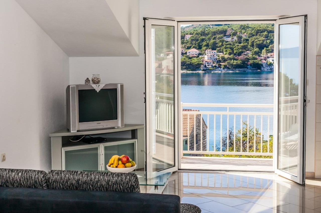 Sea View Apartment Sumartin